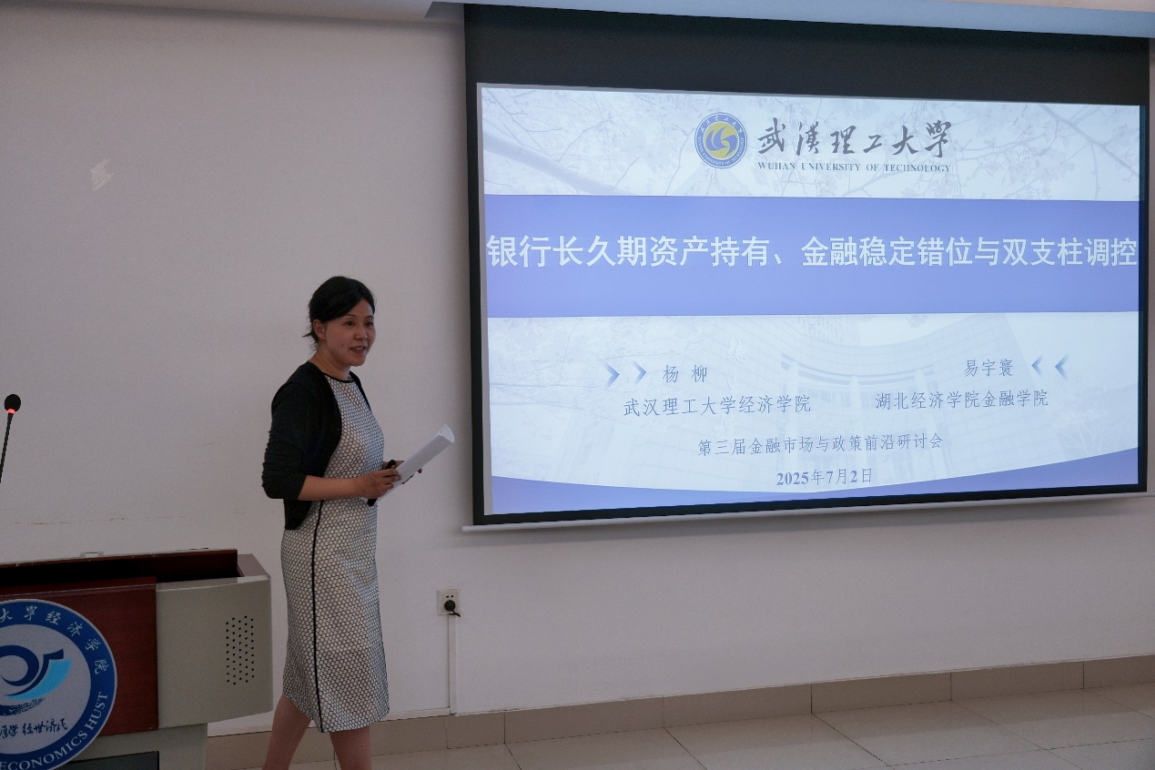 白板AI 生成的内容可能不正确。